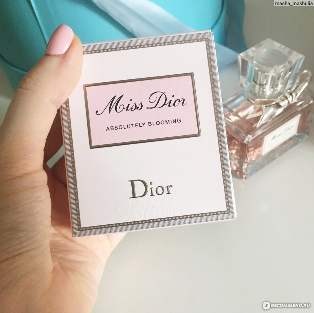 Мисс диор блуминг отзывы. Miss Dior 25ml. Dior Miss Dior absolutely Blooming. Духи Мисс диор упаковка. Упаковка духов Dior Miss Dior.