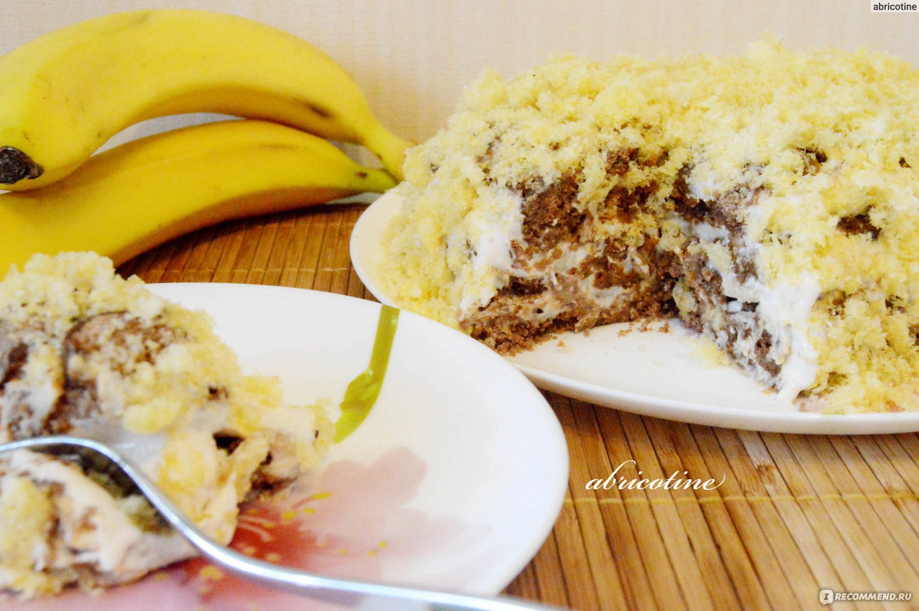 Торт из пряников с бананами и сметаной без выпечки