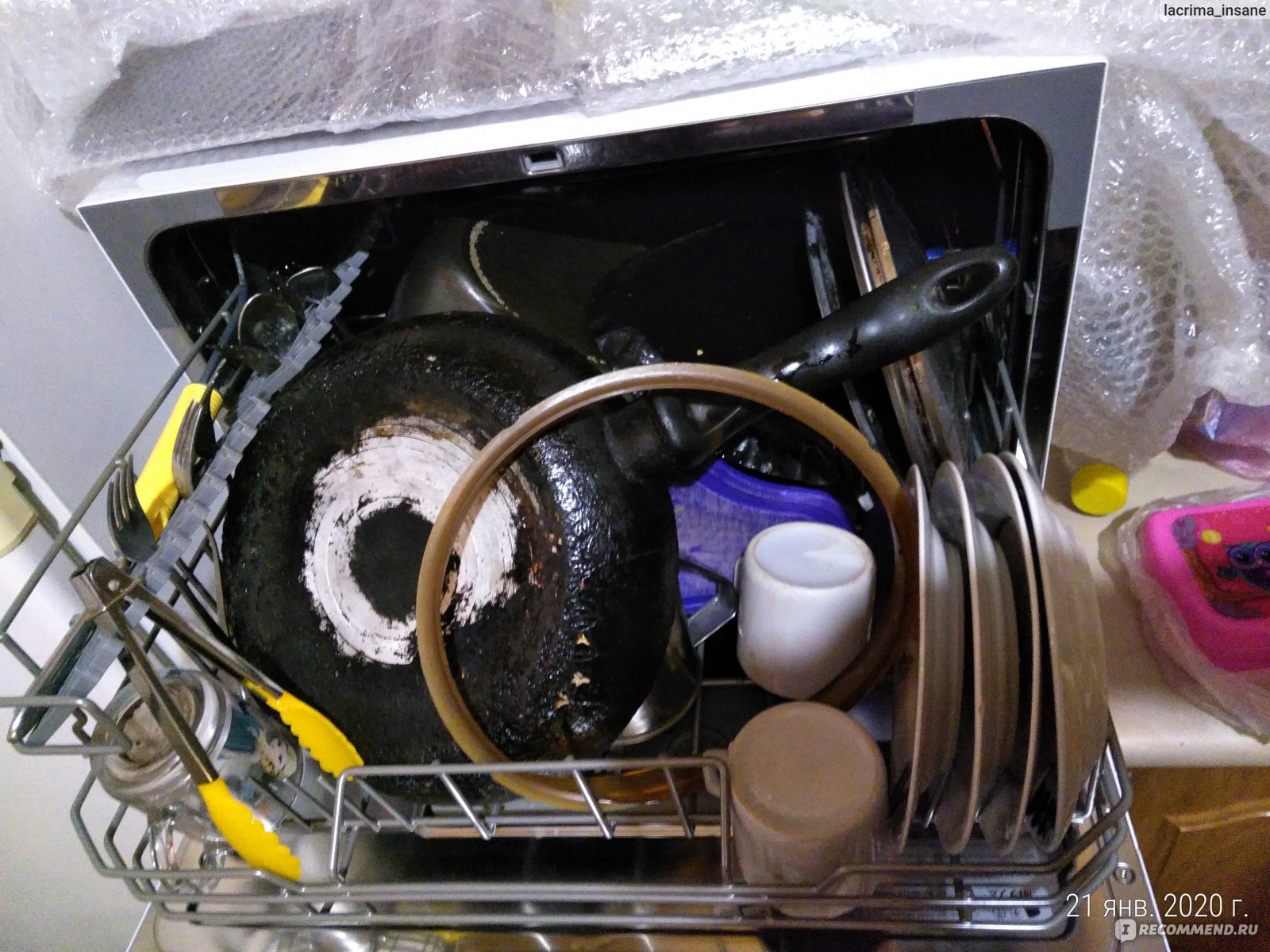 Кастрюли можно мыть в посудомойке. Кастрюли в посудомойке. Кастрюля в посудомоечной машине. Кастрюля моечная машина. Кастрюля в настольной посудомойке.