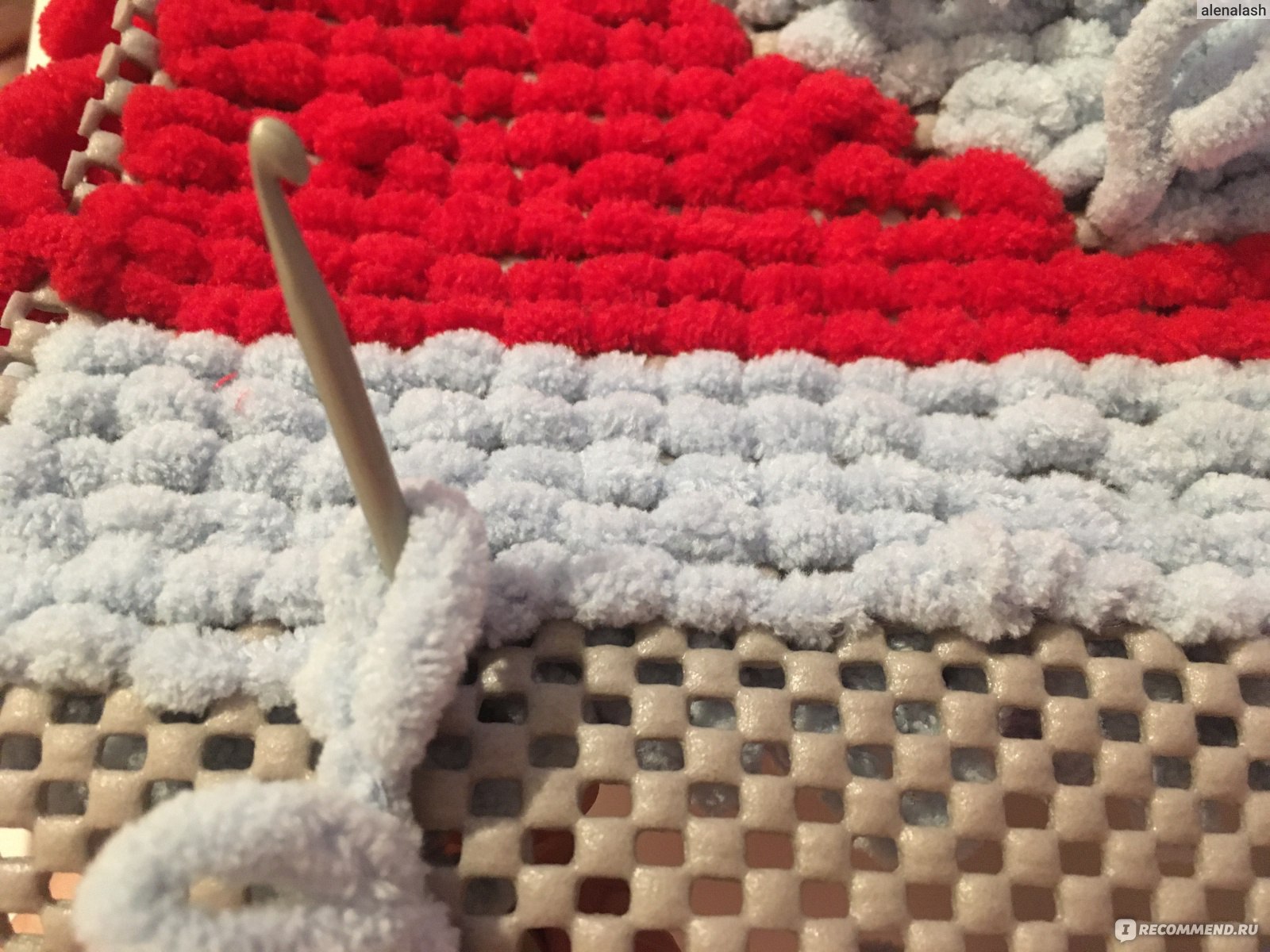 Плетеный коврик из ниток