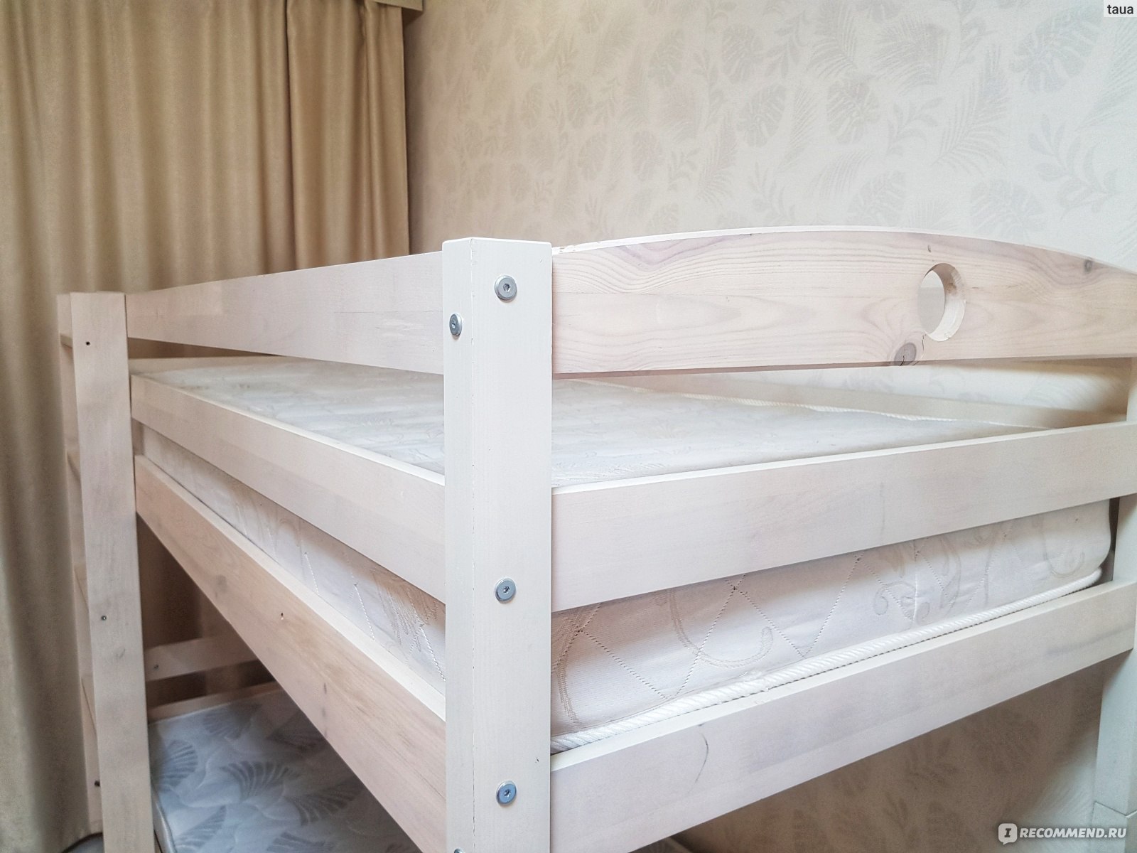 Двухъярусные кровати из боровичей