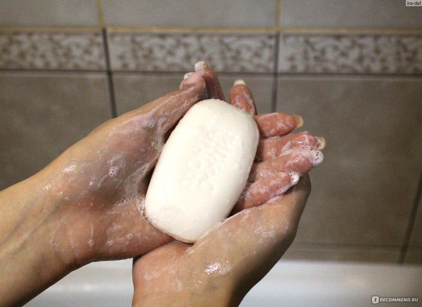 Мылом можно подмываться женщине. Каким мылом лучше подмываться. Подмываться детским мылом. Мыло с которым подмываются. Надо ли подмываться мылом?.