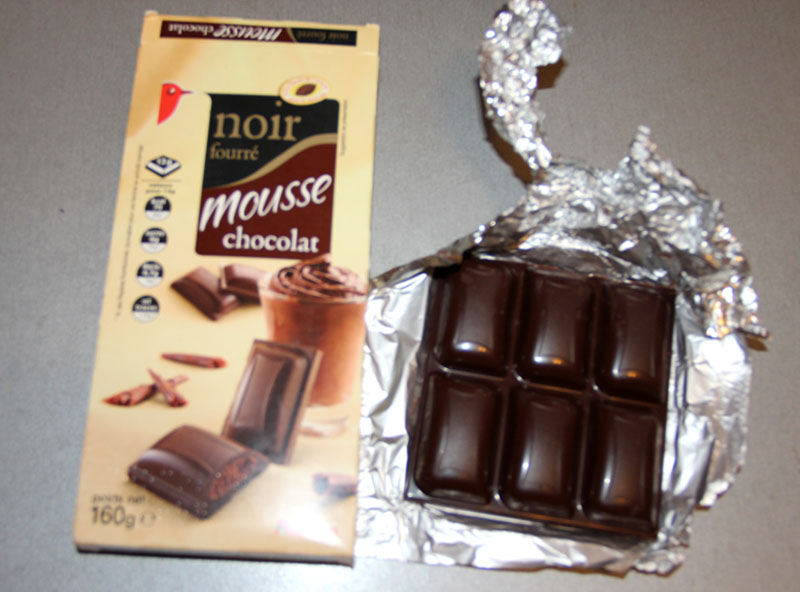 Шоколад Auchan  темный с шоколадным муссом фото