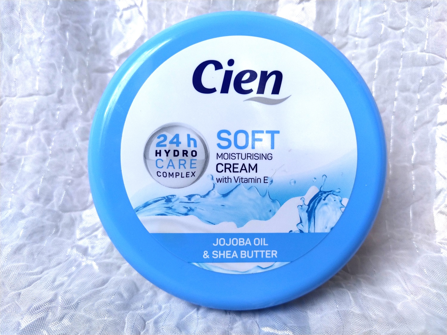 Soft cosmetics. Крем cien g10. Cien Hautpflege крем. Бренд cien. Крем Сиен с маслом ши cien.