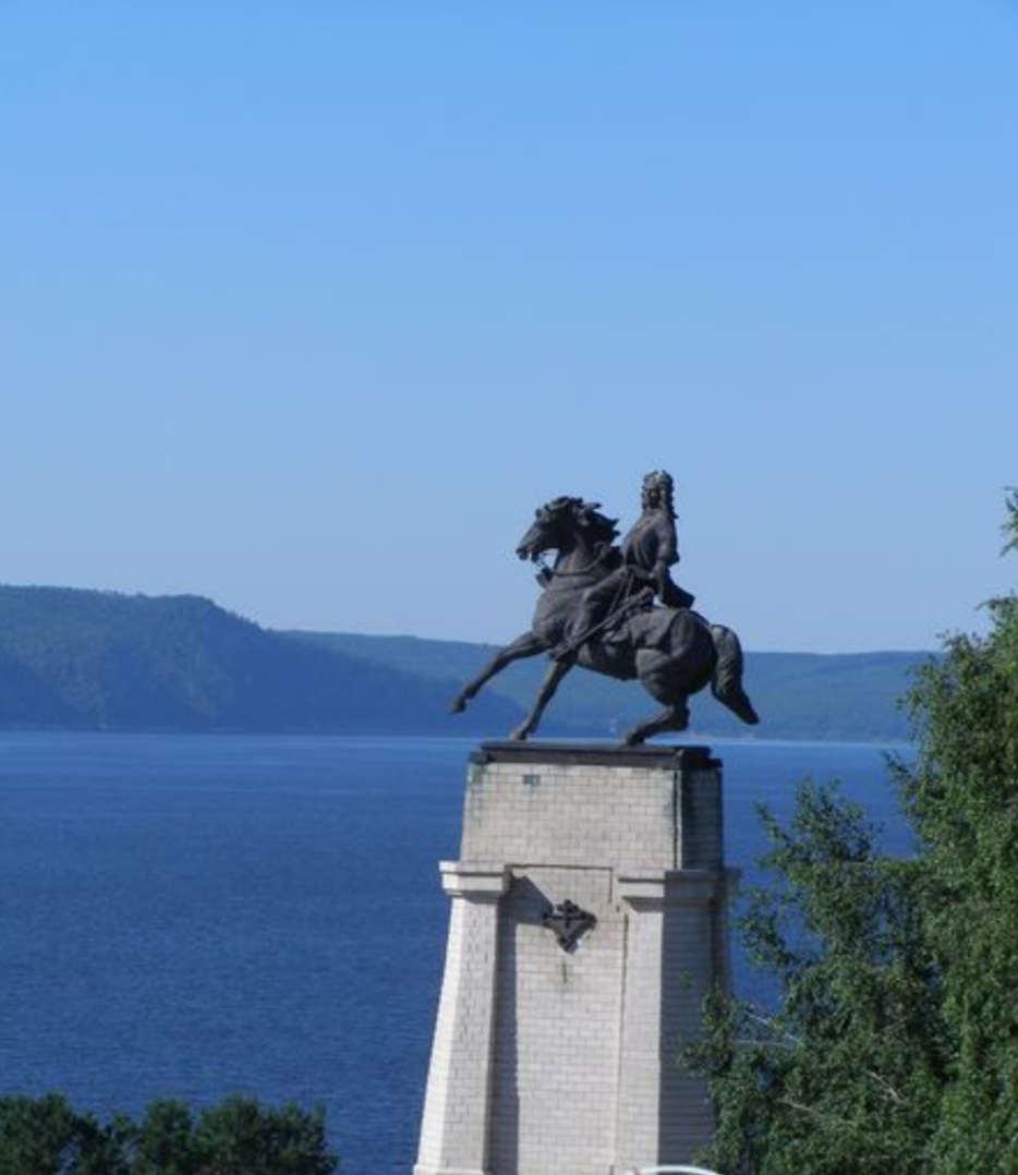 Татищев тольятти. Памятник Татищеву Тольятти. Памятник в н Татищеву Тольятти. Памятник Василию Татищеву. Набережная Тольятти Татищев.