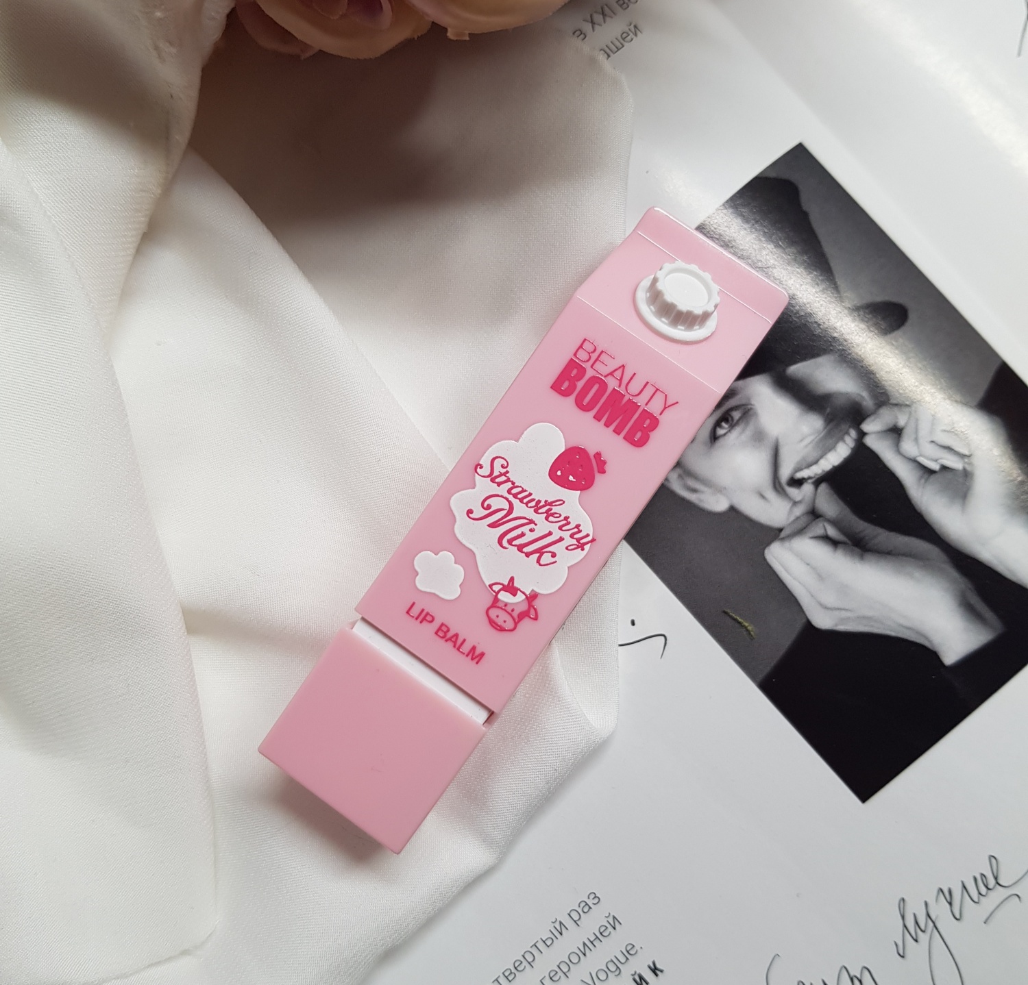 Бальзам для губ Beauty bomb Strawberry milk lip balm фото
