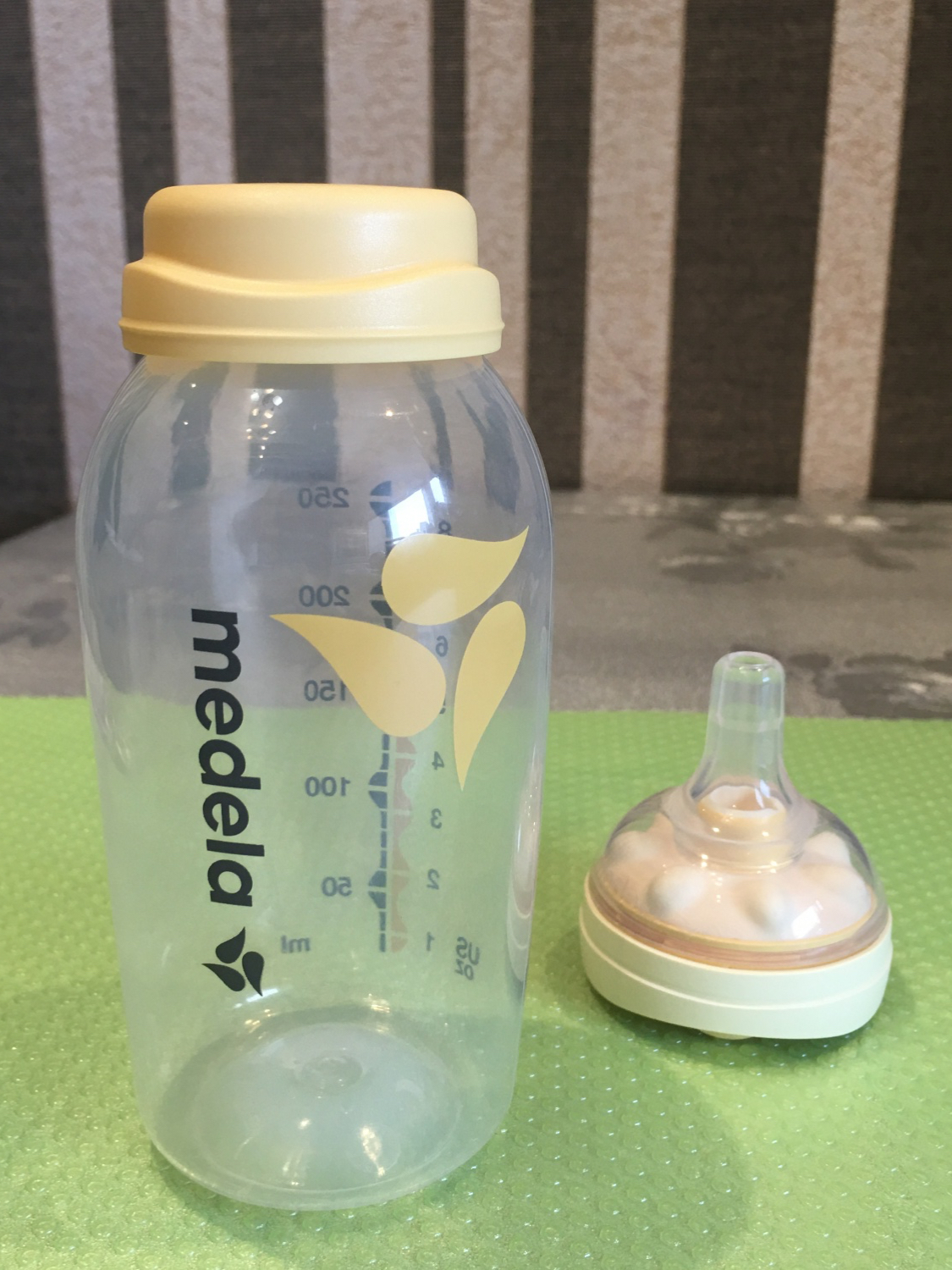 Стул для кормления medela