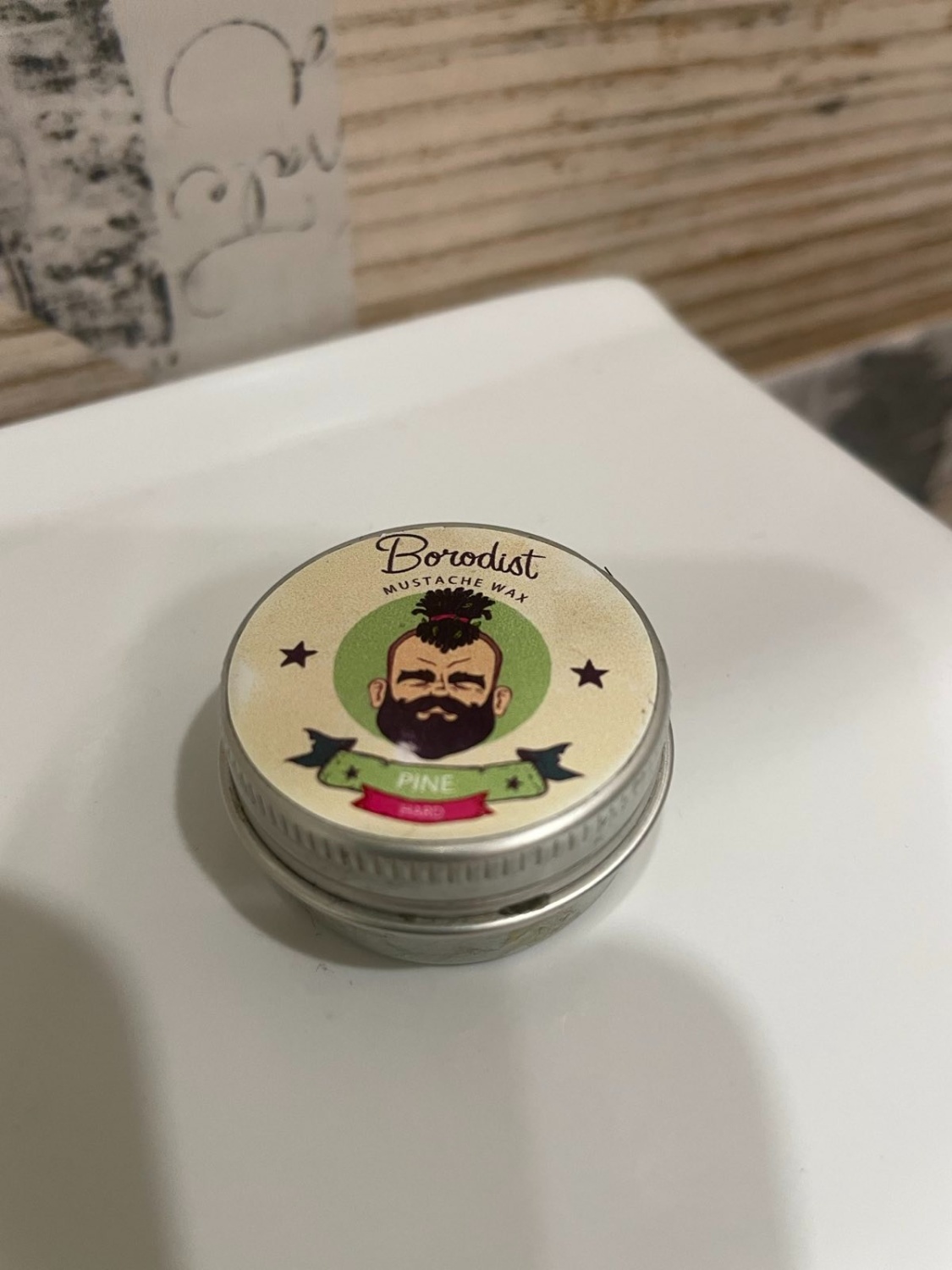 Воск для укладки бороды и усов Borodist Mustache wax pine hard - «Мужу  понравилось, он в восторге» | отзывы