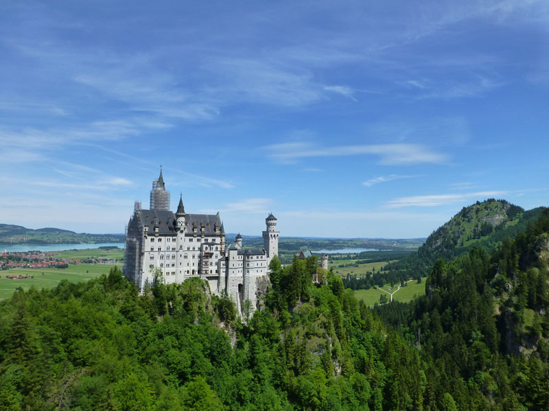 Германия, Бавария, замок Нойшванштайн - «Диснеевский мультяшный замок  существует! Самый посещаемый замок Германии. 6 тысяч посетителей в день,  миллионы евро в казну, а туристам только давка и суета» | отзывы