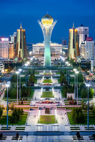 Монумент "Астана-Байтерек", Астана, Казахстан