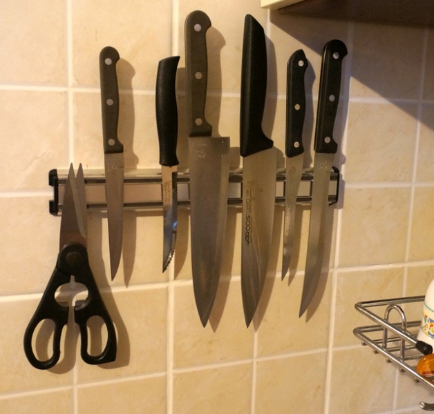 Магнитный держатель для ножей купить в интернет-магазине посуды МИМАР