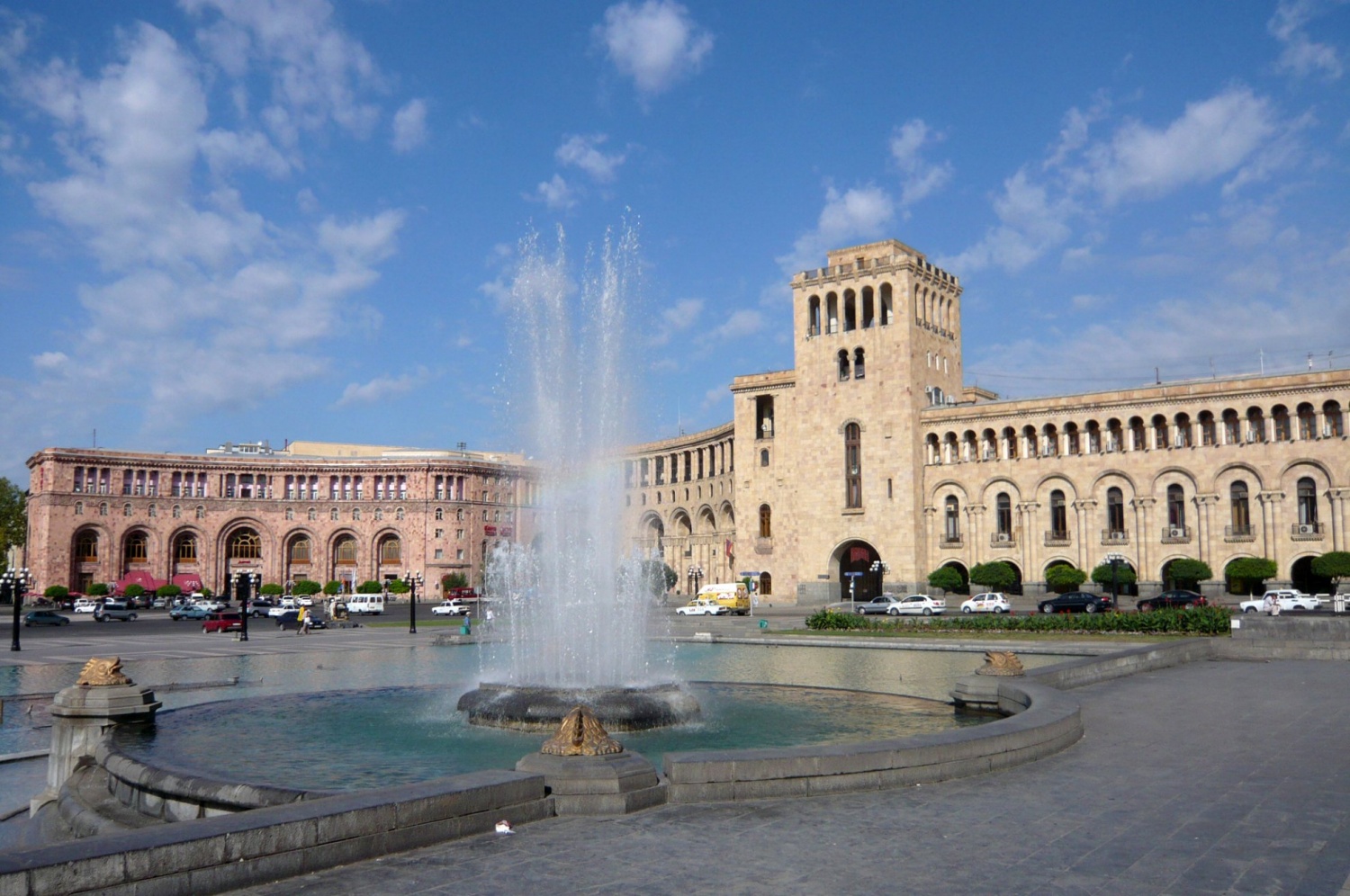 Площадь Республики Ереван Армения  фото