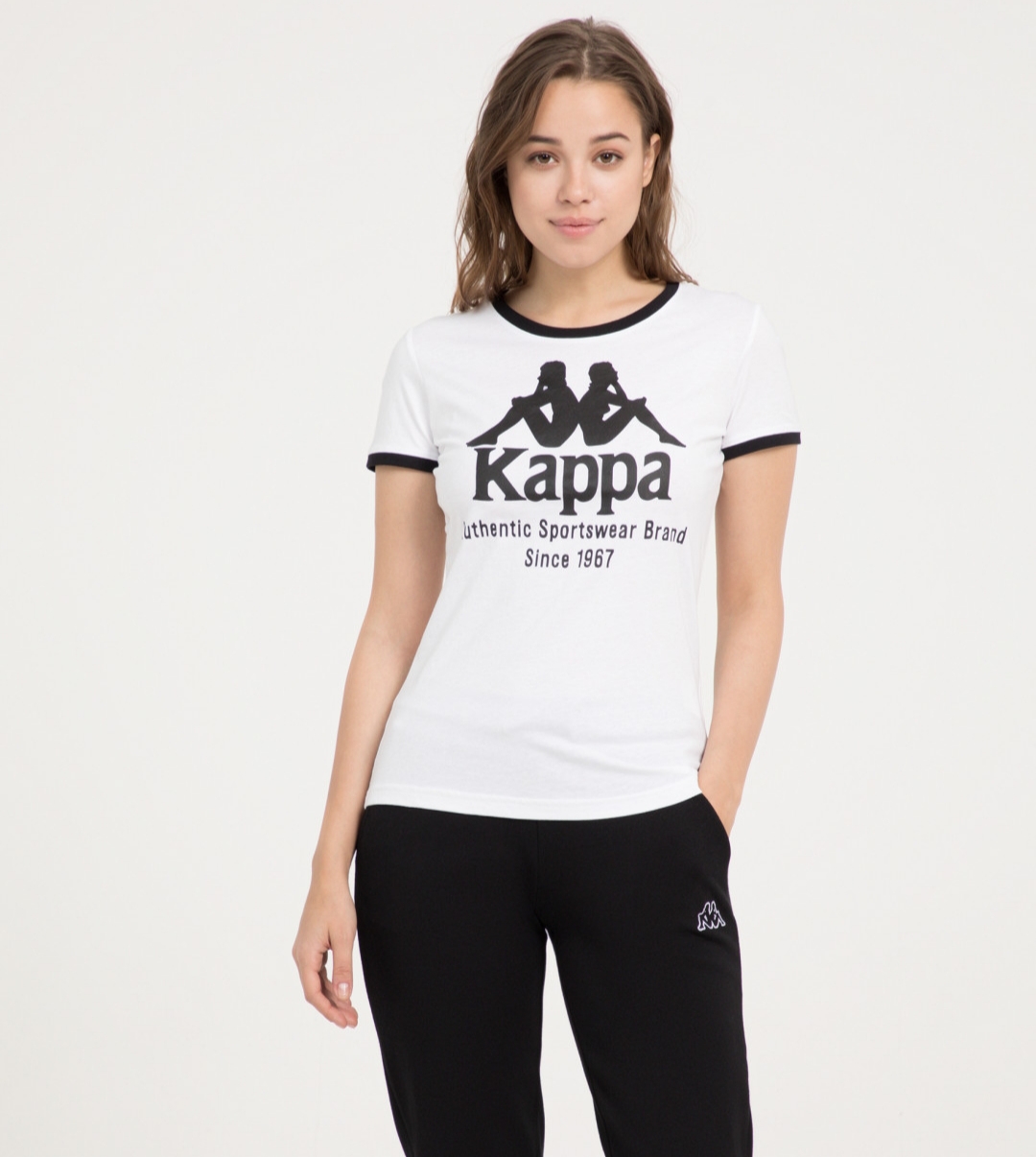 Одежда чье. Майка Kappa brand женская черная. Kappa large футболка женская черная. Футболка женская Kappa large. Фирма Kappa одежда футболки.