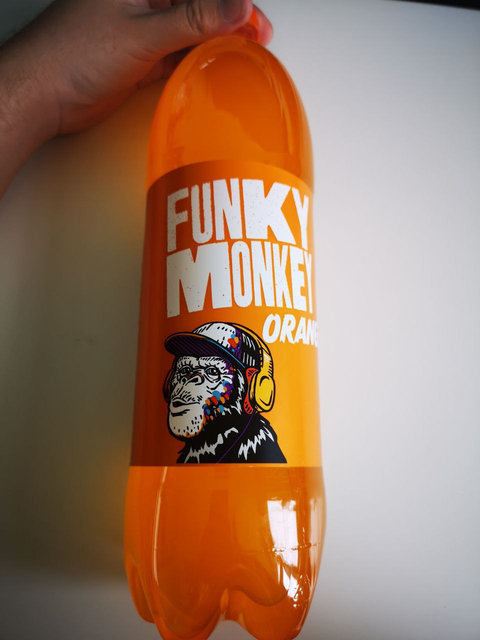 Funky monkey напитки. Фанки манки оранж. Фанки манки напиток. Напиток Фанки манки оранж 1.5л. Напиток Фанки манки кола Классик; оранж, 1,5 л.