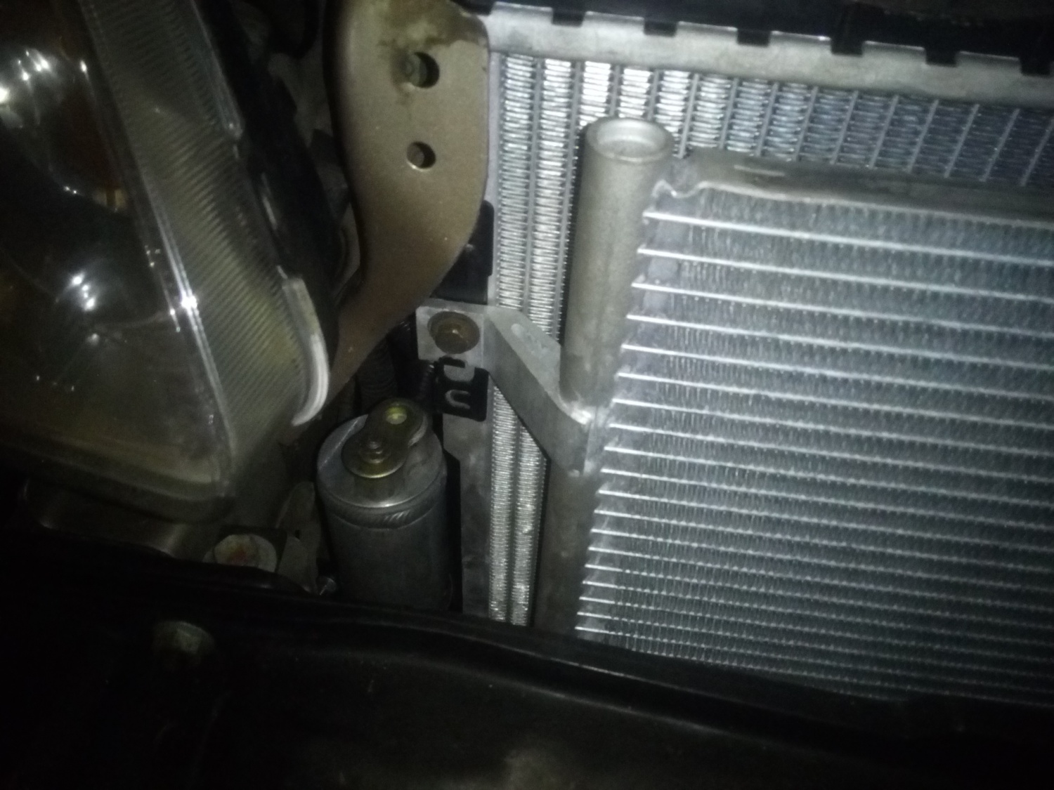 Радиатор кондиционера STRON STC0051 фото