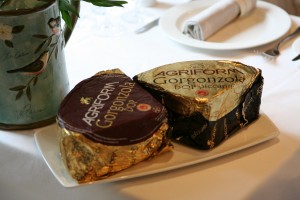 Сыр с плесенью Agriform Gorgonzola фото