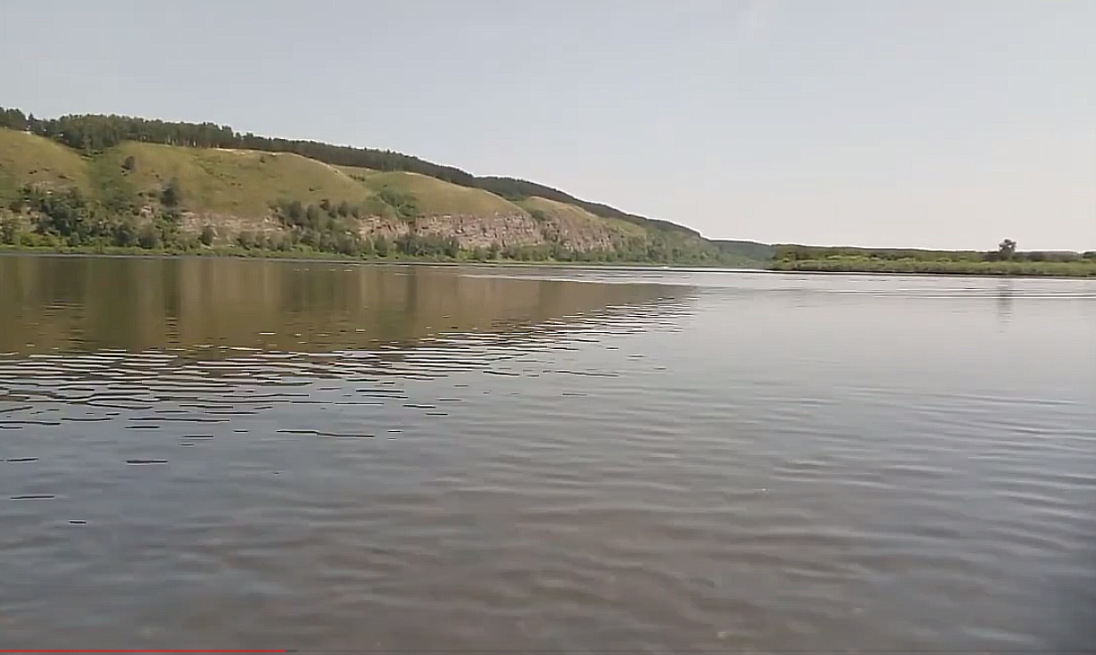 Уровень реки томь крапивинский. Река Томь. Томь Кемерово. Деревня Старочервово Кемерово Томь. Водоворот на Томи Кемерово.