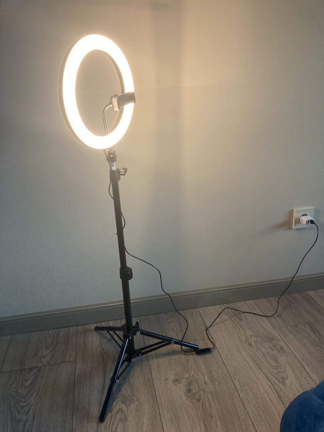 Кольцевая лампа для профессиональной съёмки на штативе PULUZ с держателем для телефона PKT3035 фото