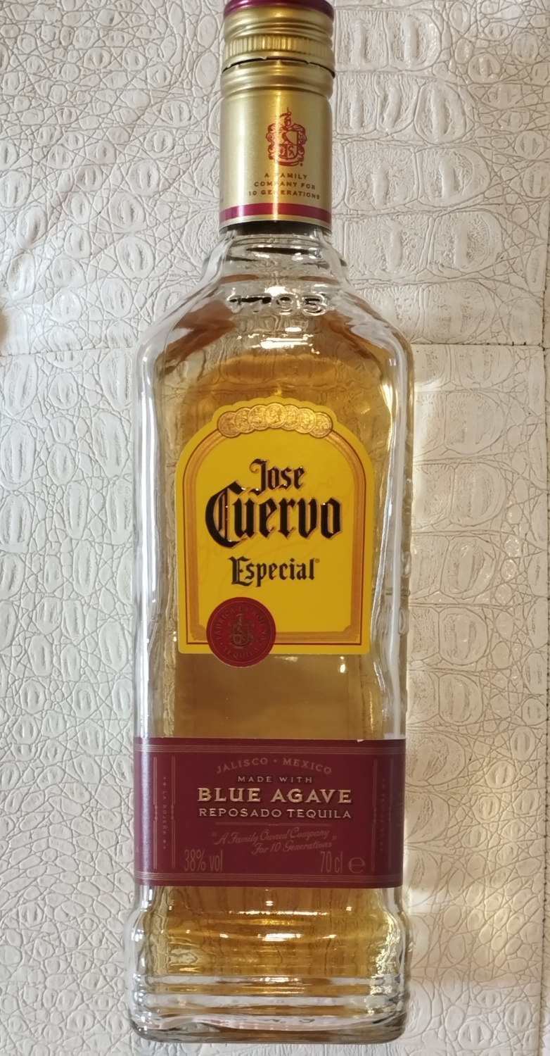 Текила Jose Cuervo Especial Reposado Tequila ХОСЕ КУЭРВО ЭСПЕСИАЛЬ РЕПОСАДО  BLUE AGAVE 0,7л Мексика - «Гость из далёкой Мексики» | отзывы