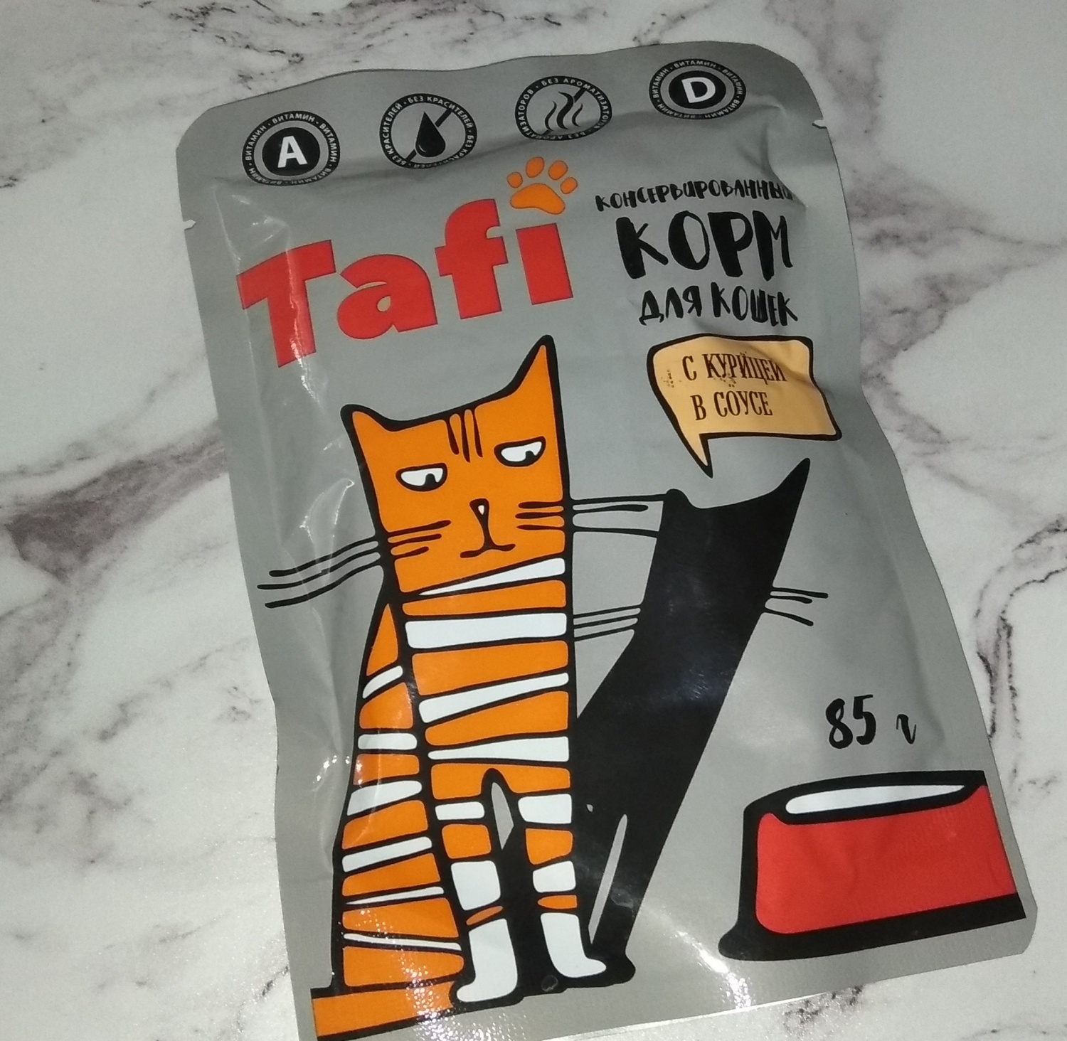 Корм для кошек Tafi Консервированный с курицей в соусе - «Кот ест на  отлично. Муха в комплекте.» | отзывы