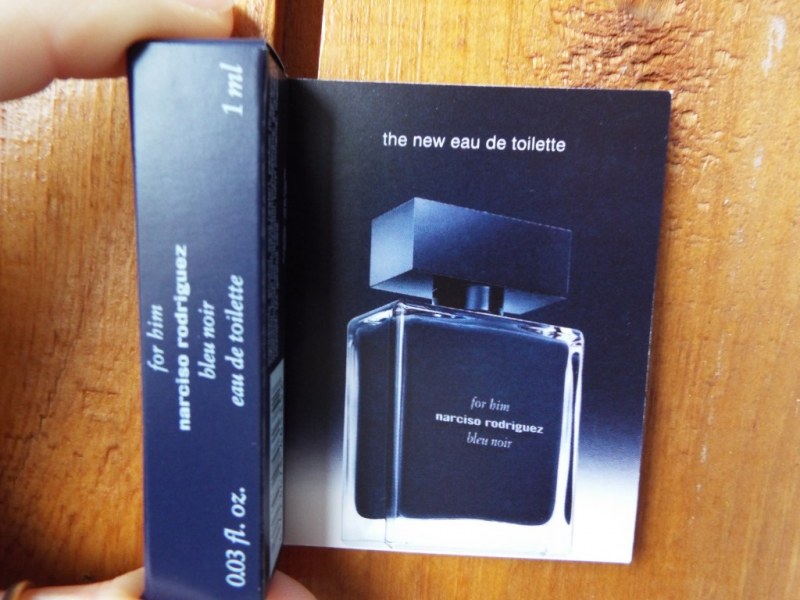 She blue him. Narciso Rodriguez for him Parfum. Narciso Rodriguez bleu Noir. Духи мужские черные квадратные. Narciso Rodriguez - bleu Noir for him новинка.