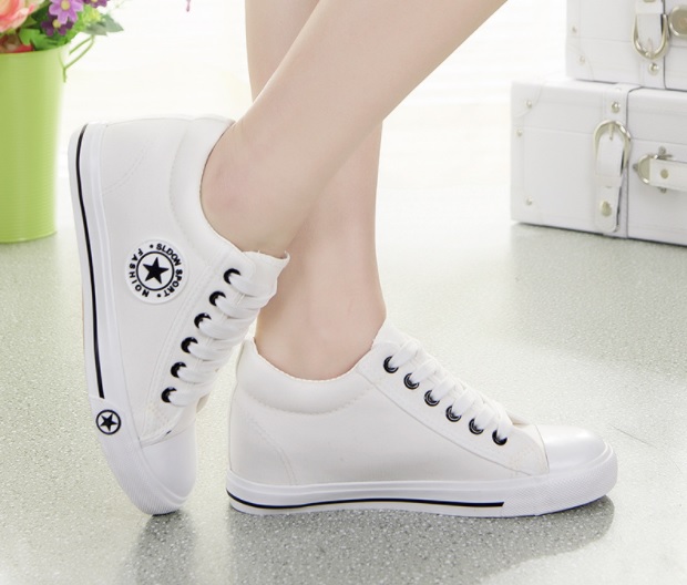 white casual shoes for women
