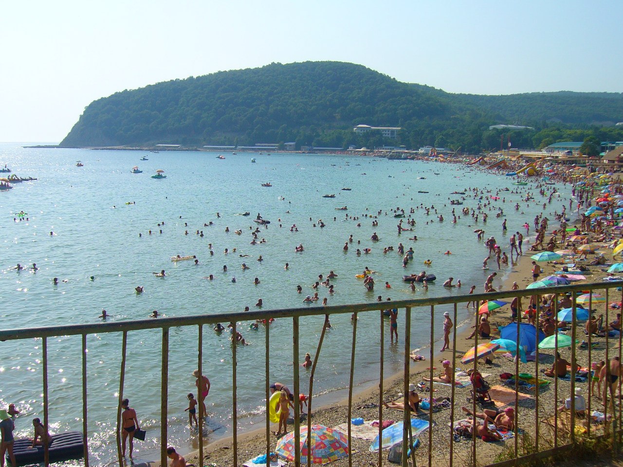 Лучшие пляжи Черного моря в России: краткий обзор