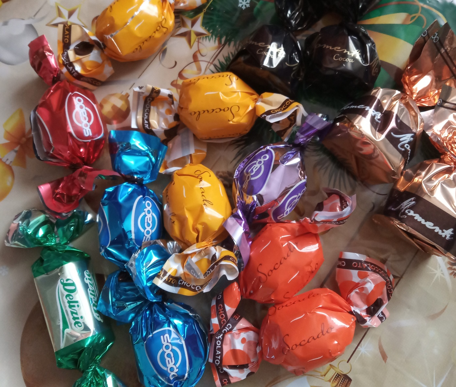 Шоколадные конфеты Socado Praline Assortite Молочный и черный шоколад ...