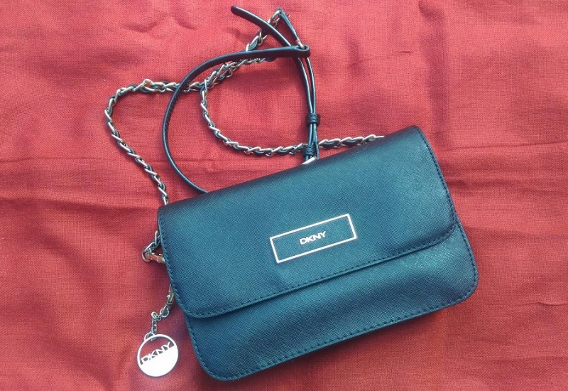 Dkny hot sale saffiano purse