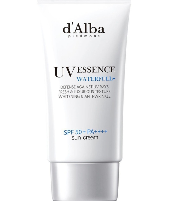 Солнцезащитный крем для лица D'Alba Waterfull Essence Sun cream SPF50+ PA++++  фото
