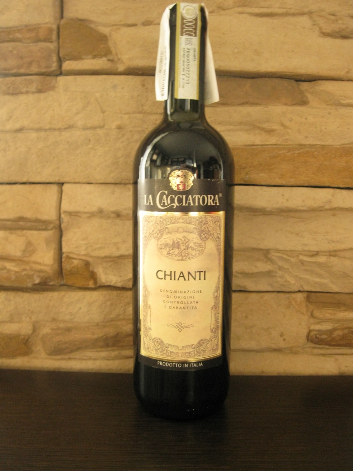 Chianti отзывы. Вино Чианти Италия сухое красное. Barcelona вино красное сухое. Вино Барселона красное сухое. Вино ла Ровере Кьянти.