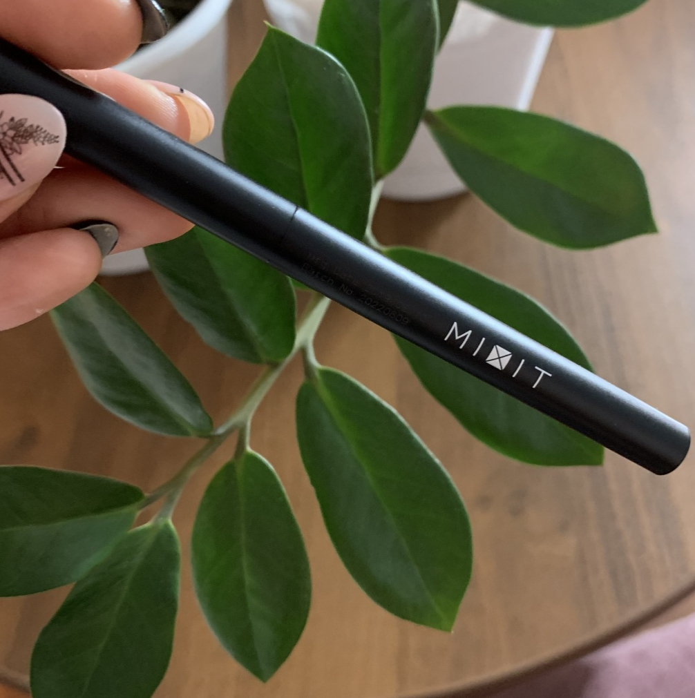 Карандаш для бровей MIXIT EYEBROW PENCIL | отзывы